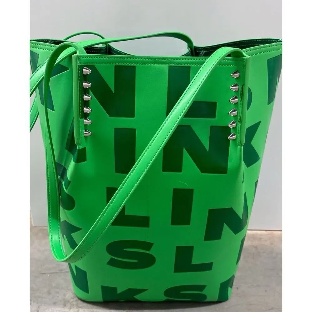 Large conference tote